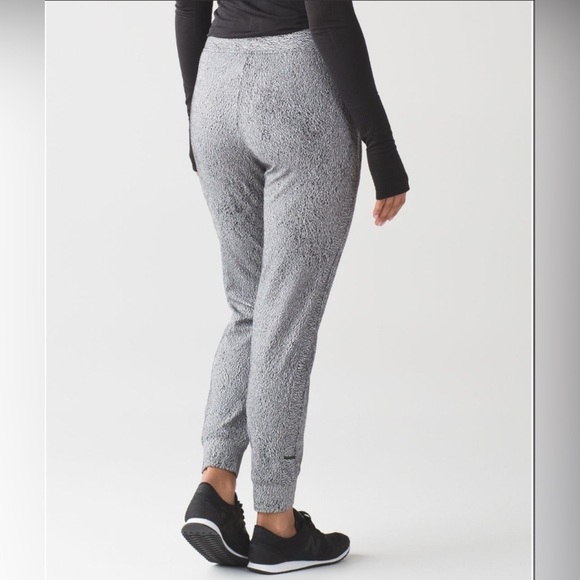 Lululemon Ready To Rulu Pant Size 4 - Picture 2 of 15